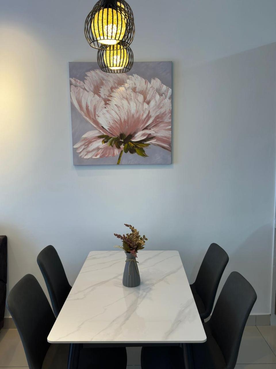 Park 2 Bedrooms Apartemen Johor Bahru